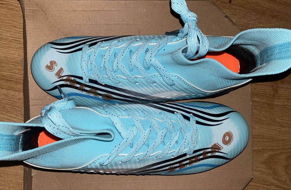 Продам нові футбольні сороконожки  | Розмір 39 | Ціна: 600грн "Акція"