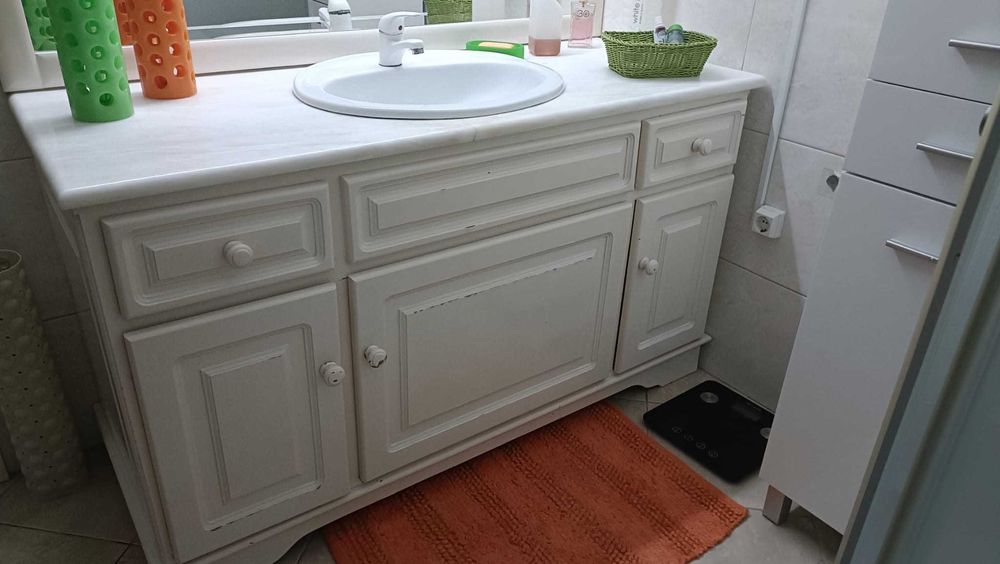 Conjunto WC: móvel + lavatório + espelho