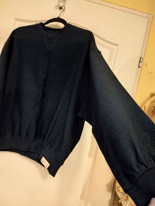 Sweter . Nowy. S