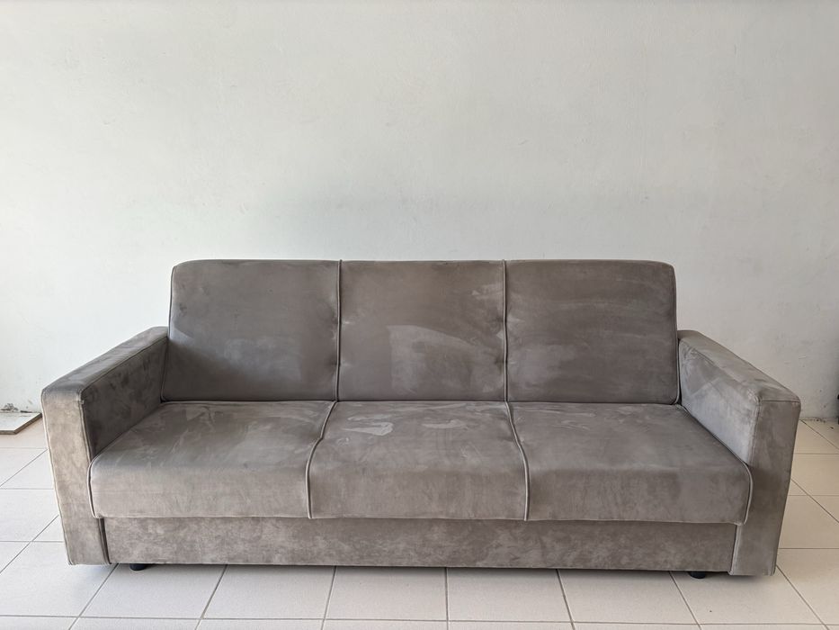 Sofá cama com arrumação