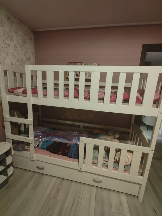 Łóżko piętrowe z szufladą
