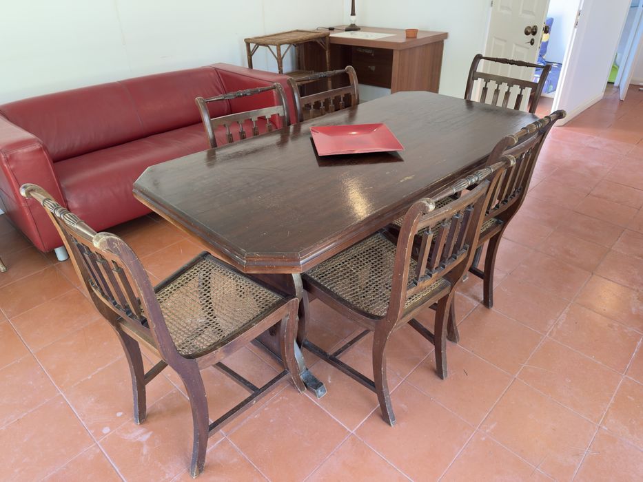 Mesa de Jantar em Madeira com 6 cadeiras