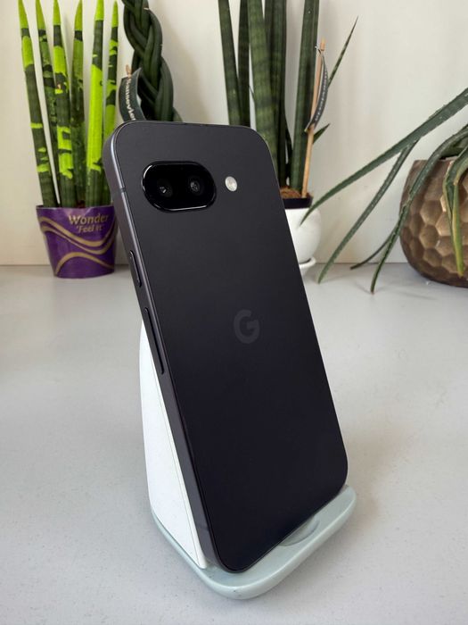 Google Pixel 9a 8/128GB (Obsidian) Neverlock супер стан всього 14 циклів