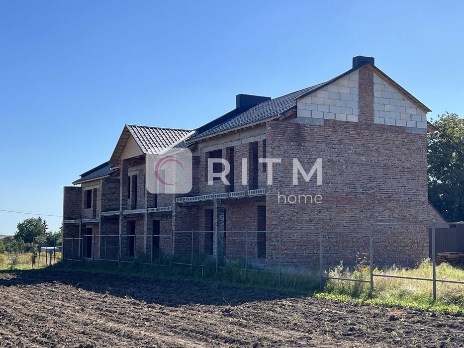 Продається Двоповерховий Таунхаус на етапі будівництва в с. Забороль!