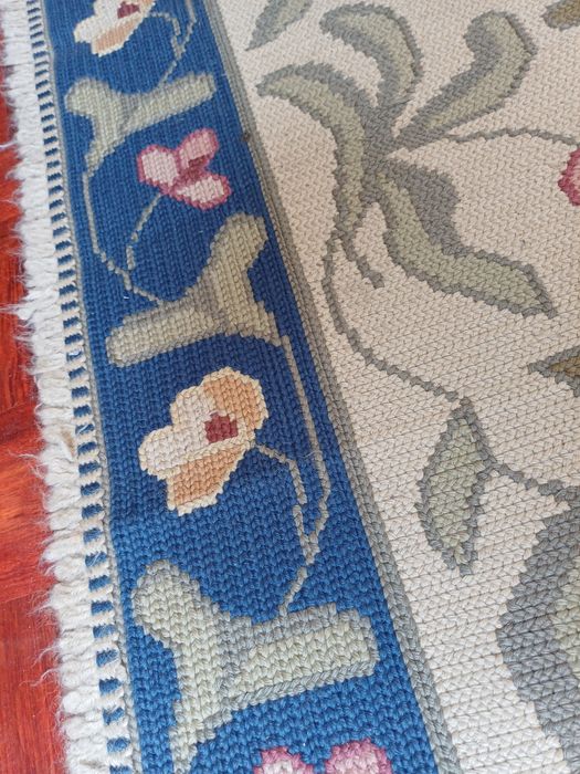 Tapete de Arraiolos para Sala (1.80m x 1.20m)