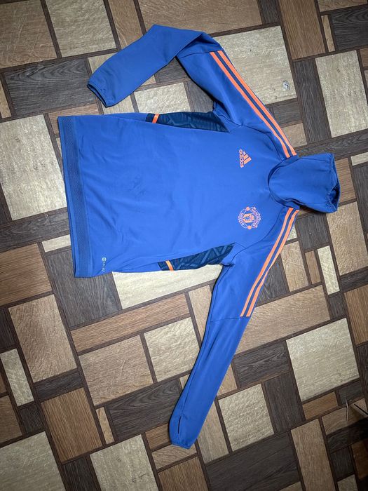 Manchester United adidas тренировочная кофта