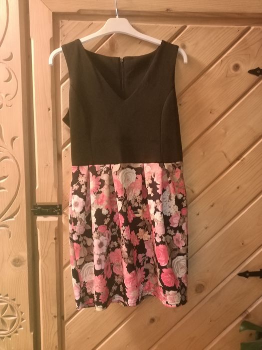 Sukienka bombka w kwiaty