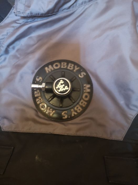Mobbys suchy skafander