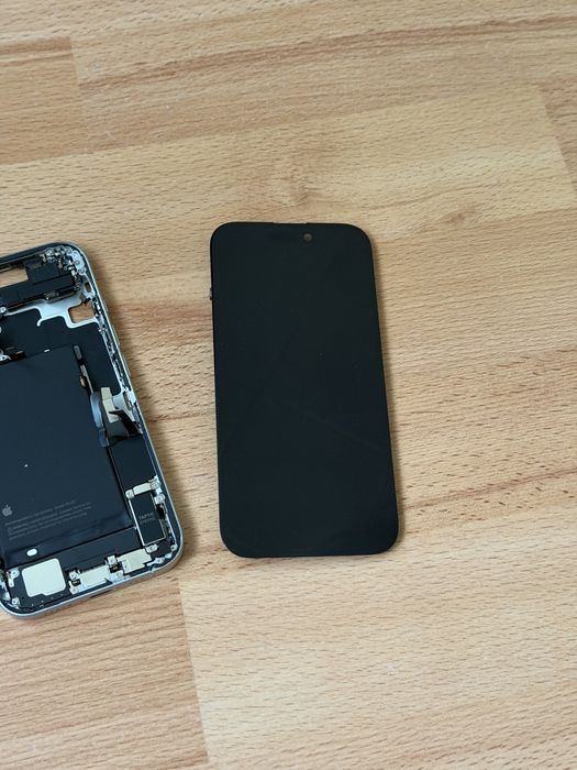 iPhone 16 на запчасти