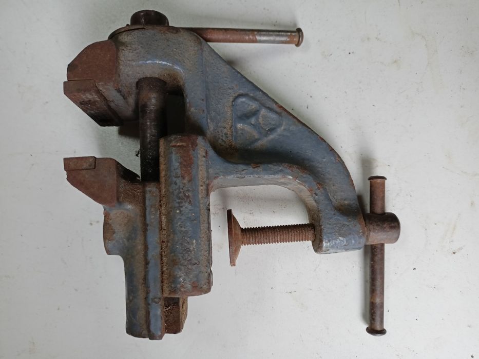 Тиски слесарные СССР