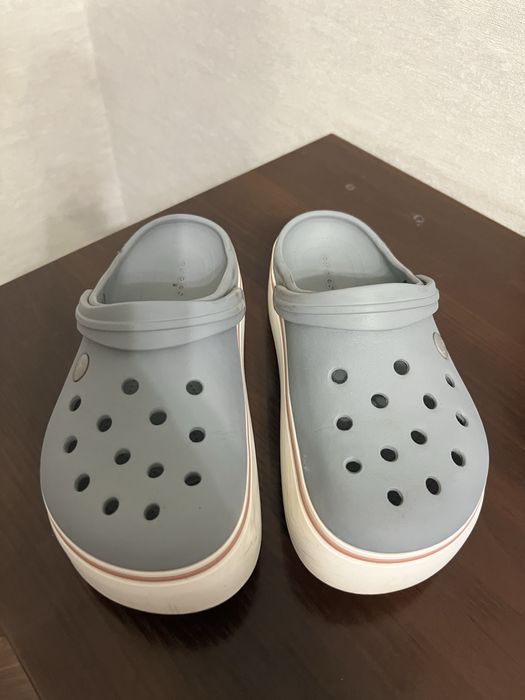 Женские кроксы в идеальном состоянии