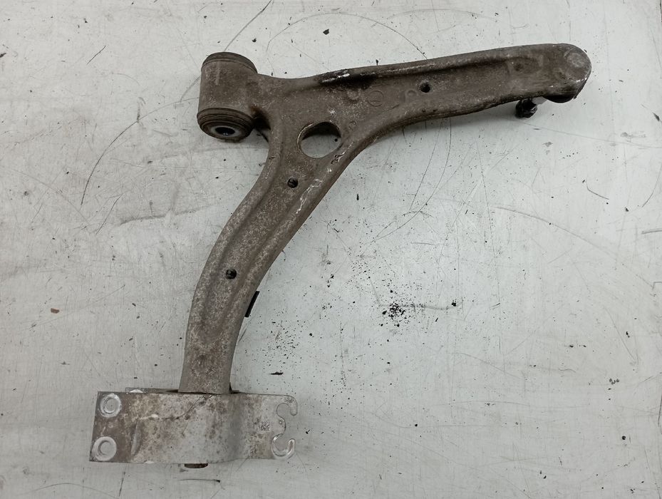 Braço de suspensão frente esquerdo - MERCEDES-BENZ A-CLASS (W176) | 12 - 18