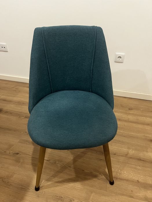 Mesa jantar extensível + 4 cadeiras - excelente estado