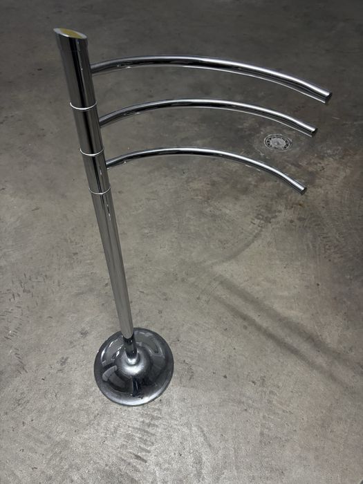 Toalheiro e Suporte Papel Higiénico casa de banho