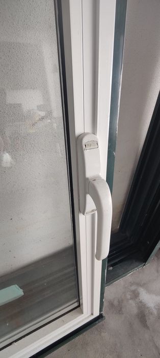 Janelas em alumínio com  vidro duplo