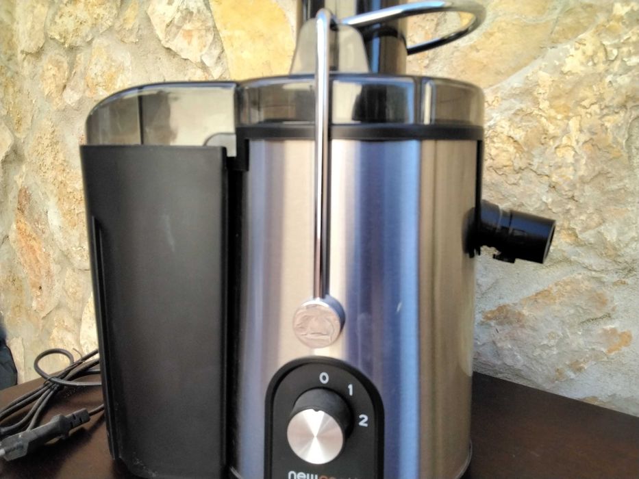 Máquina de sumos e picadora