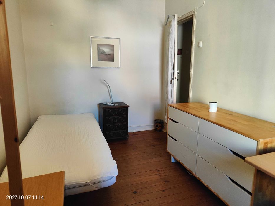 quarto individual a estudante a praça de Alvalade campo grande