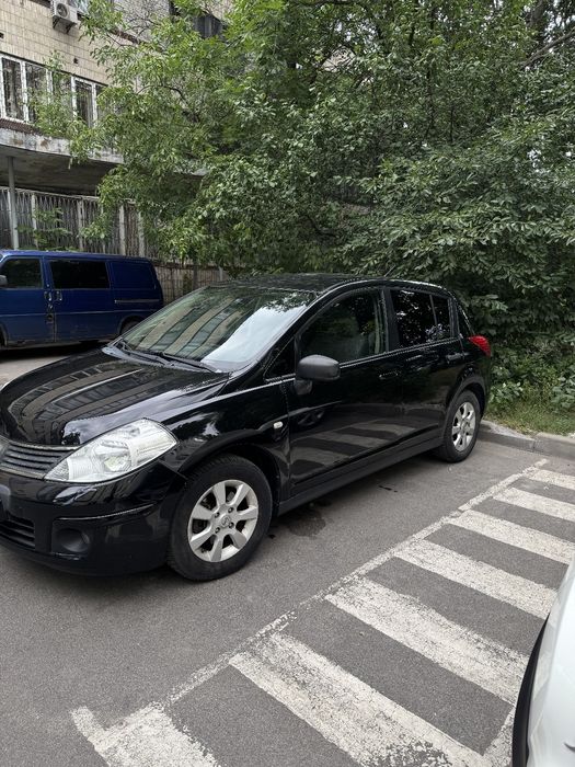 Ніссан Тііда 2007 року