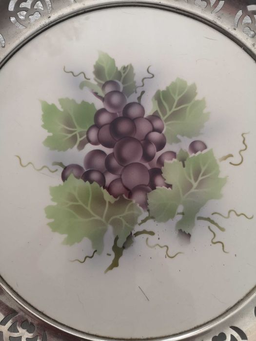 prato em majolica com gradinha antigo