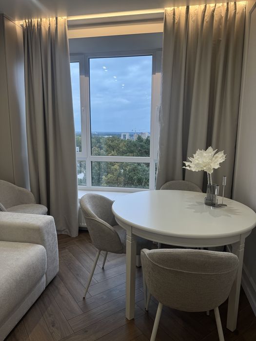 Центр міста! Дизайнерська видова євро2к з максимальною комплектацією