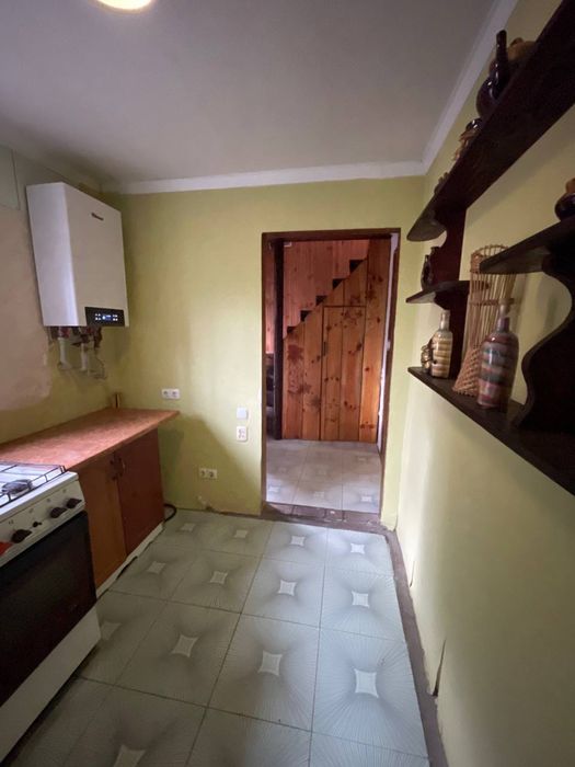 Продам частину будинку в центрі міста. Вул. Замкова