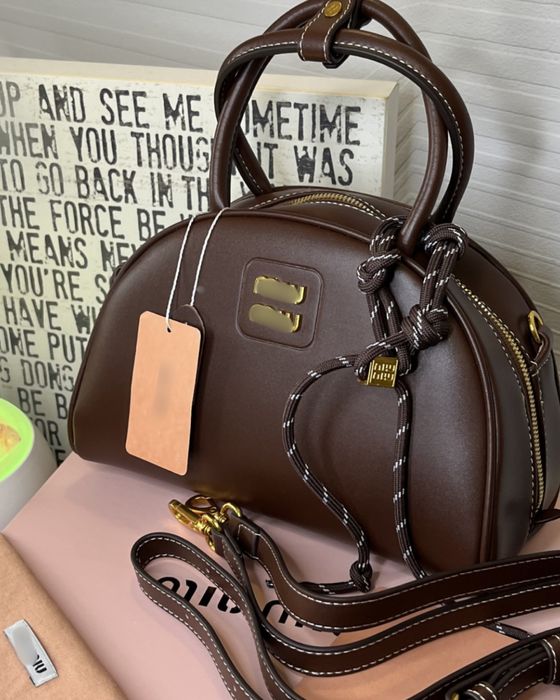 Stylowa torebka w kolorze czekoladowego brązu