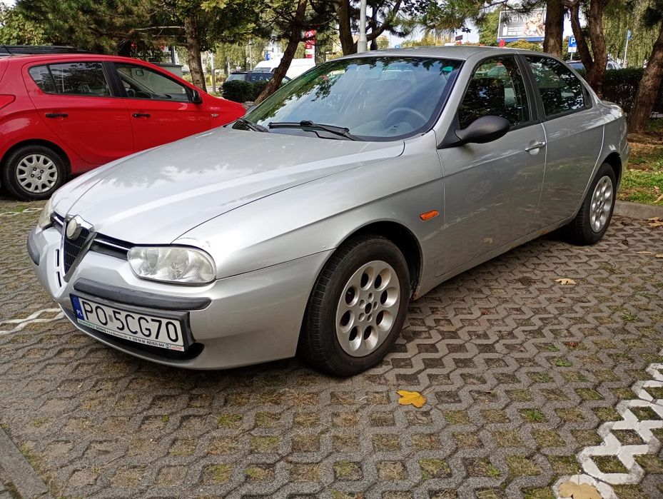 Alfa Romeo sedan 156