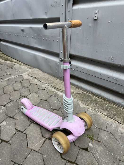 Самокат дитячий для дівчинки