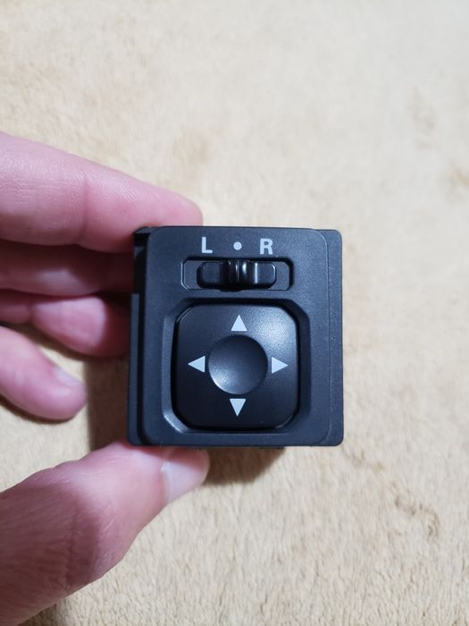 Джойстик регулювання зеркалами Mitsubishi