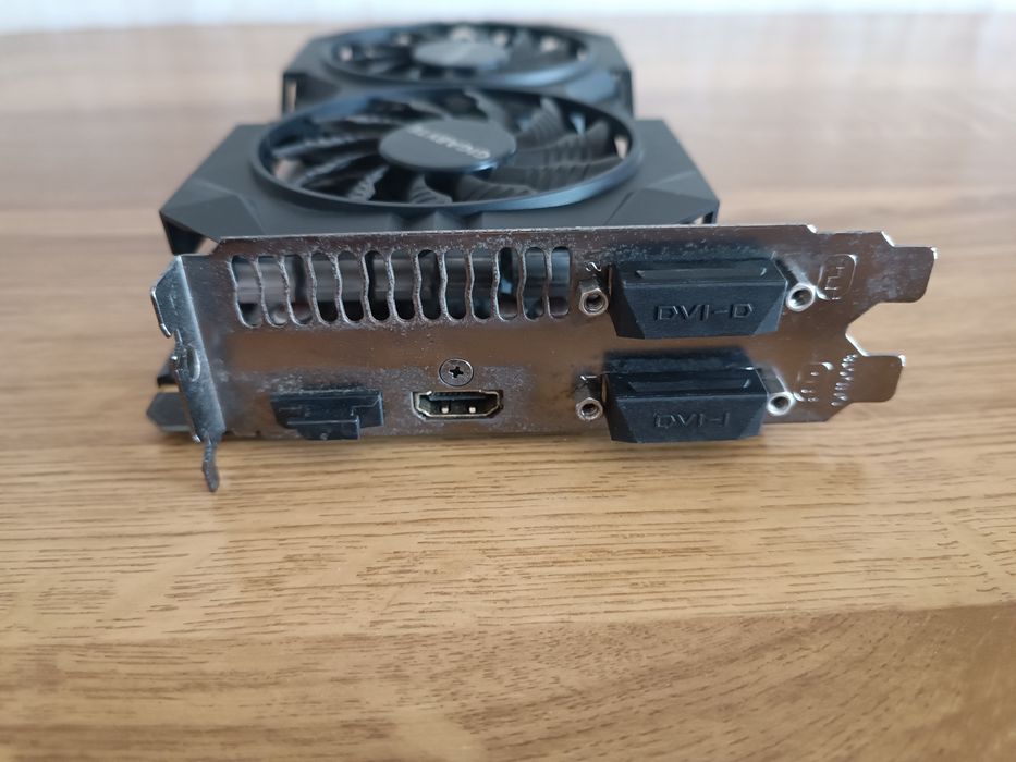 Placa gráfica Gigabyte GTX 950 Windforce OC Edition 2GB DDR5