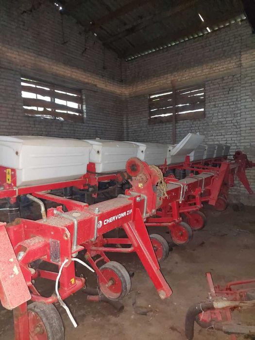 Культиватор КРНВ-5,6 -04 2011 р.в. вир-во Ельворті