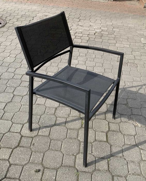 Krzesła ogrodowe do restauracji, hotelu czarne GO IN