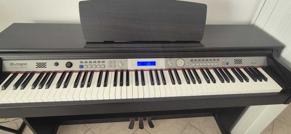 Piano Thomann usado