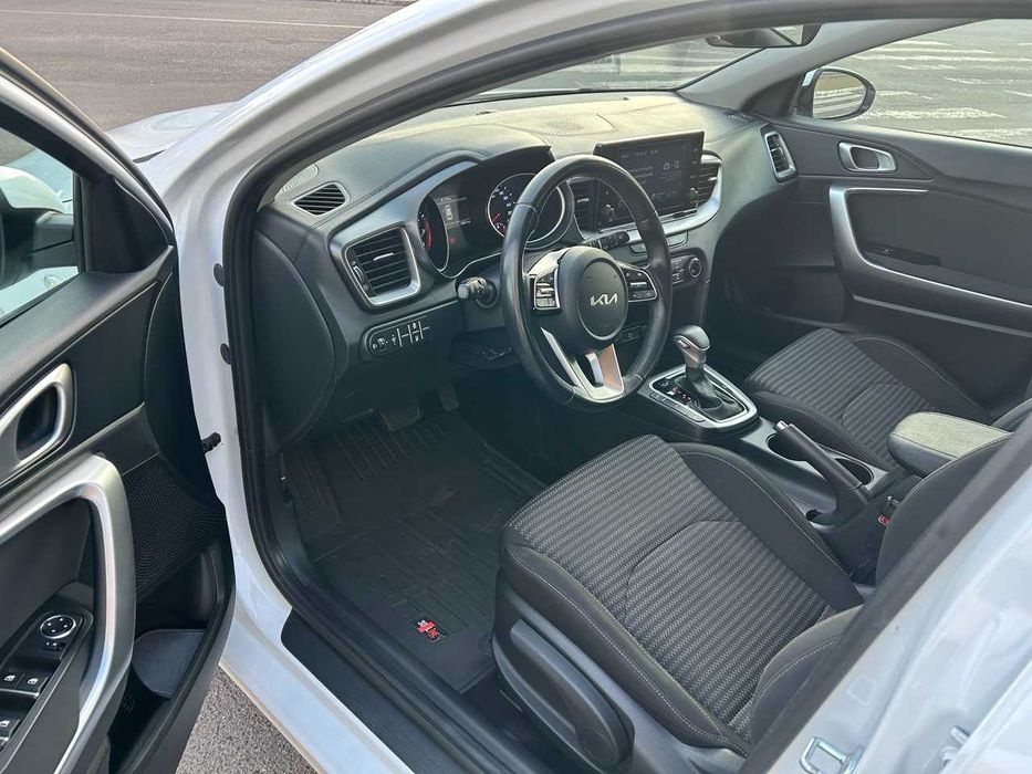 Прокат Авто. Подобова оренда. Kia Ceed SW