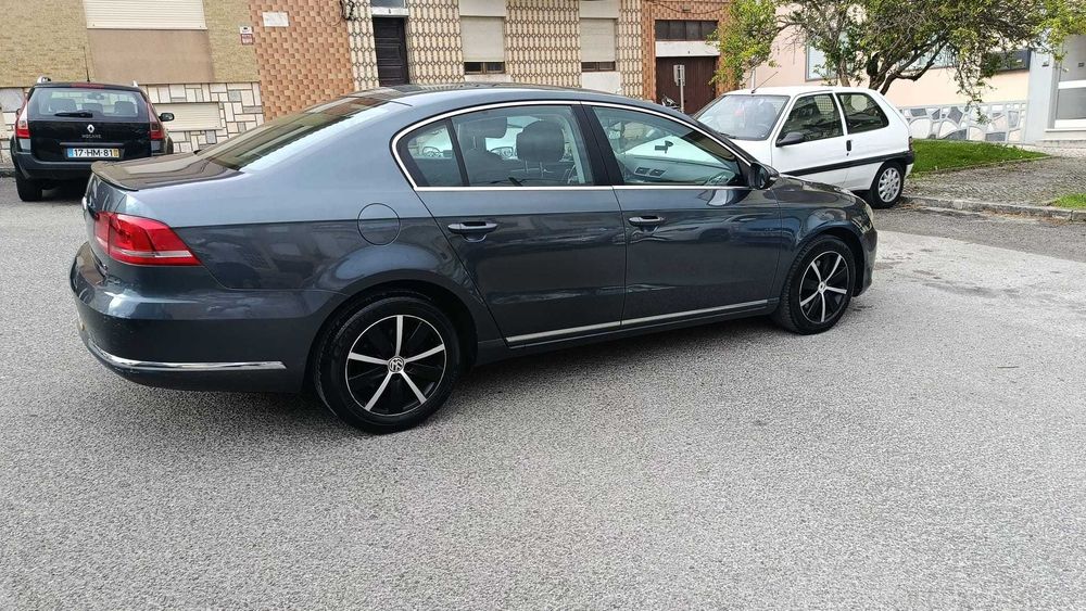 Volkswagen Passat - 2011 — photo 5