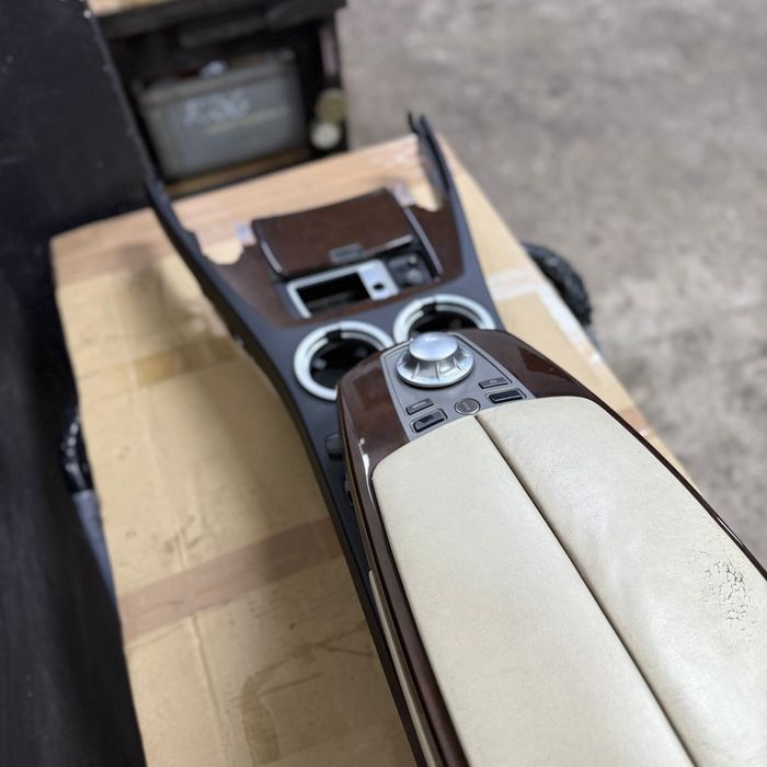 Bmw e65 730i  tunel środkowy schowek podłokietnik cupholder dekor