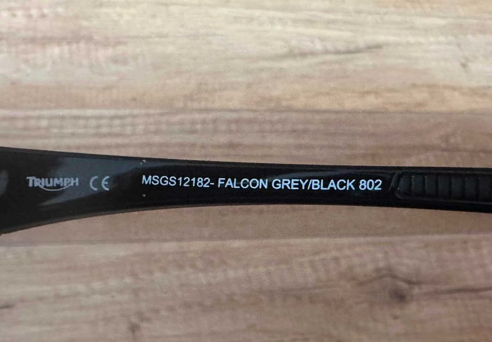 Okulary przeciwsłoneczne firmy Triumph