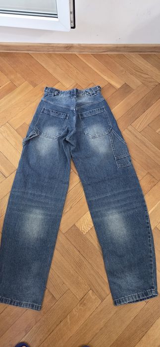 Spodnie damskie o kroju Baggy firmy Bershka roz. 32