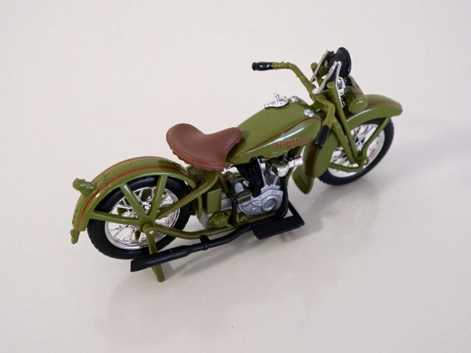 Miniatura de coleção Harley-Davidson escala 1/18