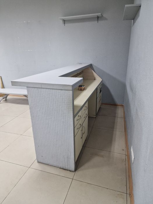 Професійний стіл рецепції
