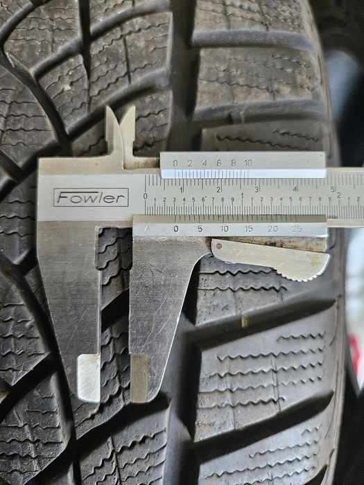 Opony zimowe 17 215 55 98V  GOODYEAR ULTRAGRIP - Jak Nowe.ok 8mm!!!