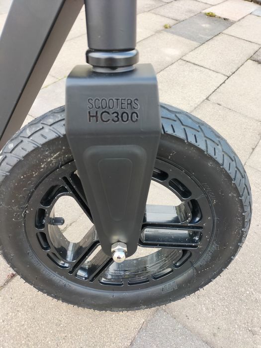 Hulajnoga NILS HC300 – duże pompowane koła, jak nowa!