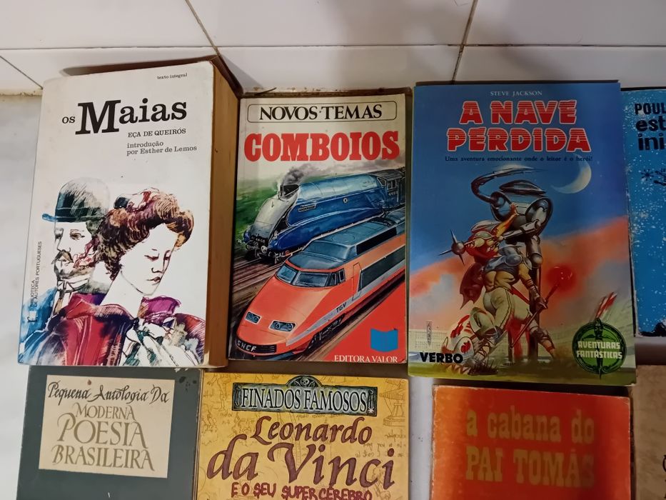 Conjunto de 12 Livros Antigos Diversos