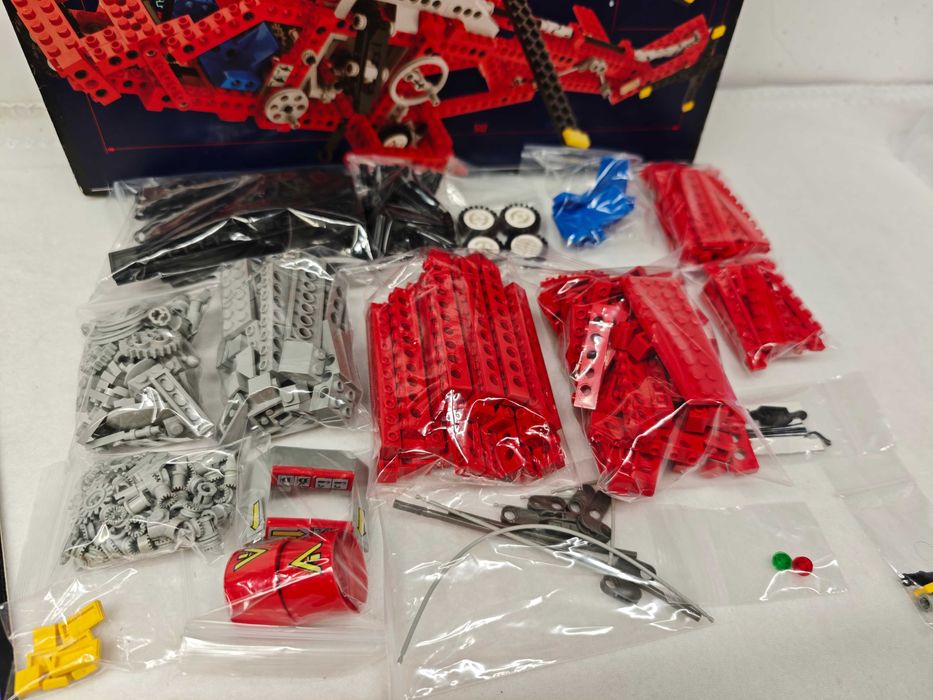 Lego Technic 8856 "Whirlwind Rescue"; 1991; [187]