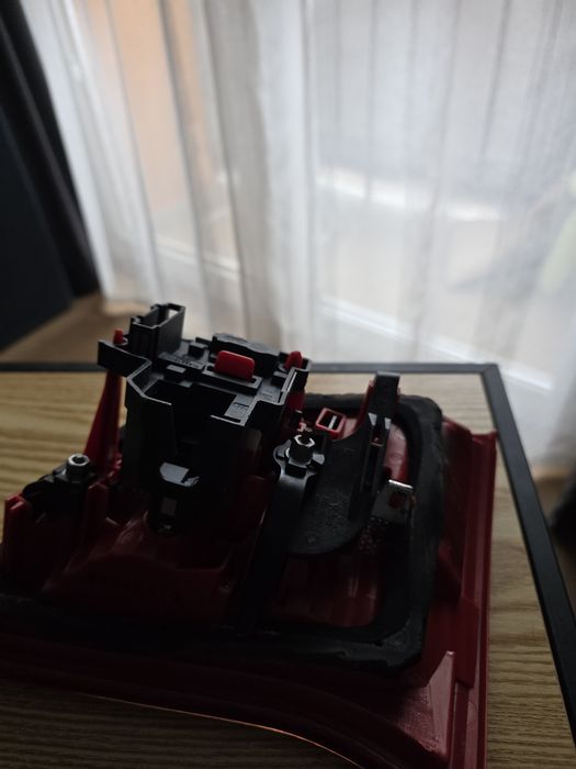 Lampa tył Audi A6C6 LED lewa w klape Audi A6 C6 Avant