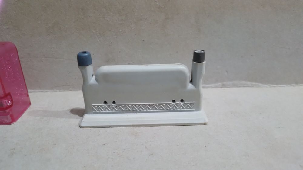 Приспособления ссср для одевания нитки в иголку