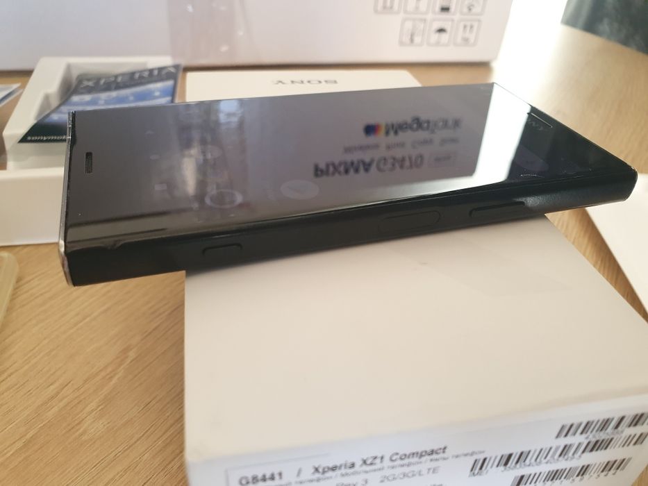 Sony Xperia XZ1 Compact в оригіналі  G8441
