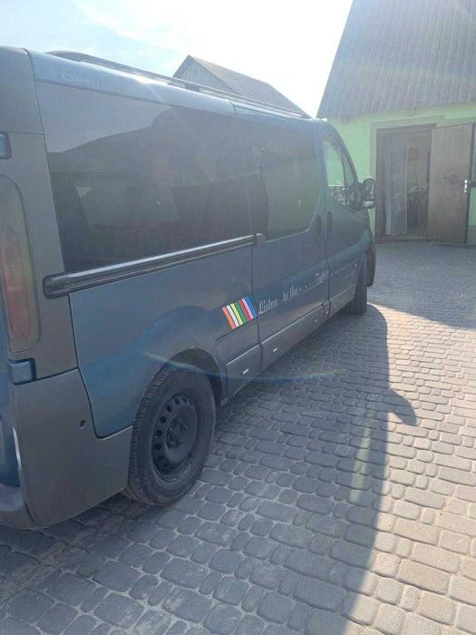 Opel Vivaro продам