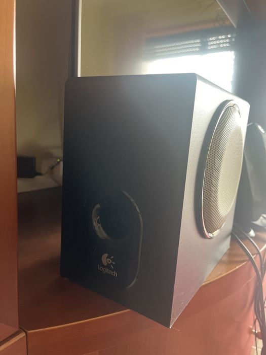 Colunas de som com woofer