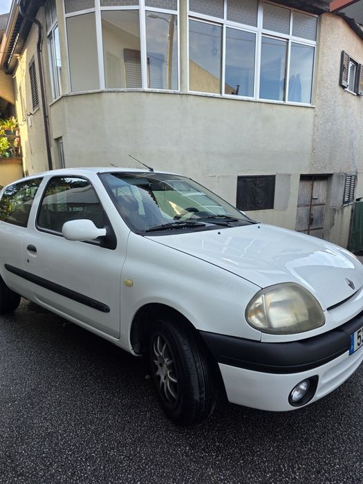 Renault Clio 1.9D 64CV